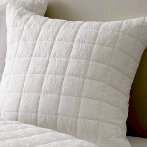 Cocoon Quilt Top Euro Sham by N NATORI Super Soft White 26”x 26”.